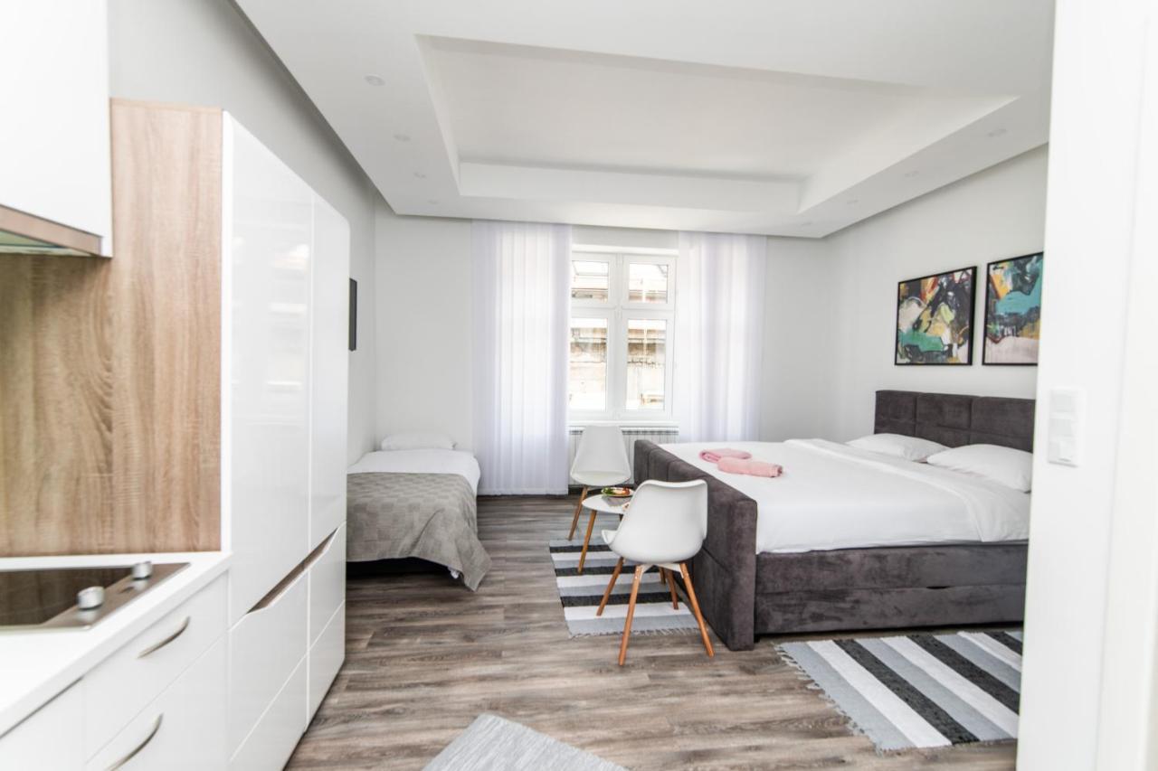 Modern Studio For 3 People In The Heart Of The City Center Sarajevo Exterior photo