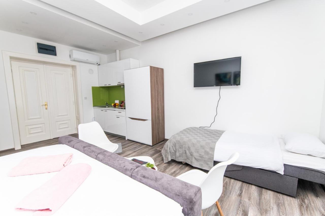 Modern Studio For 3 People In The Heart Of The City Center Sarajevo Exterior photo